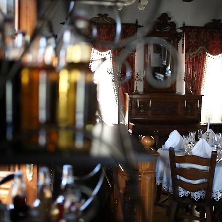 Antique House Hotel Дубно Экстерьер фото
